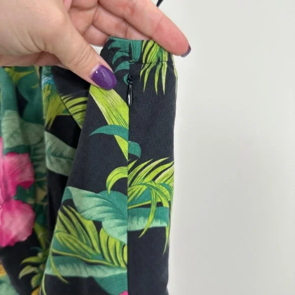 Tommy Bahama‎ Women's Silk Halter Dress Tropical Parrot Pineapple Print 4 - Picture 4 of 8